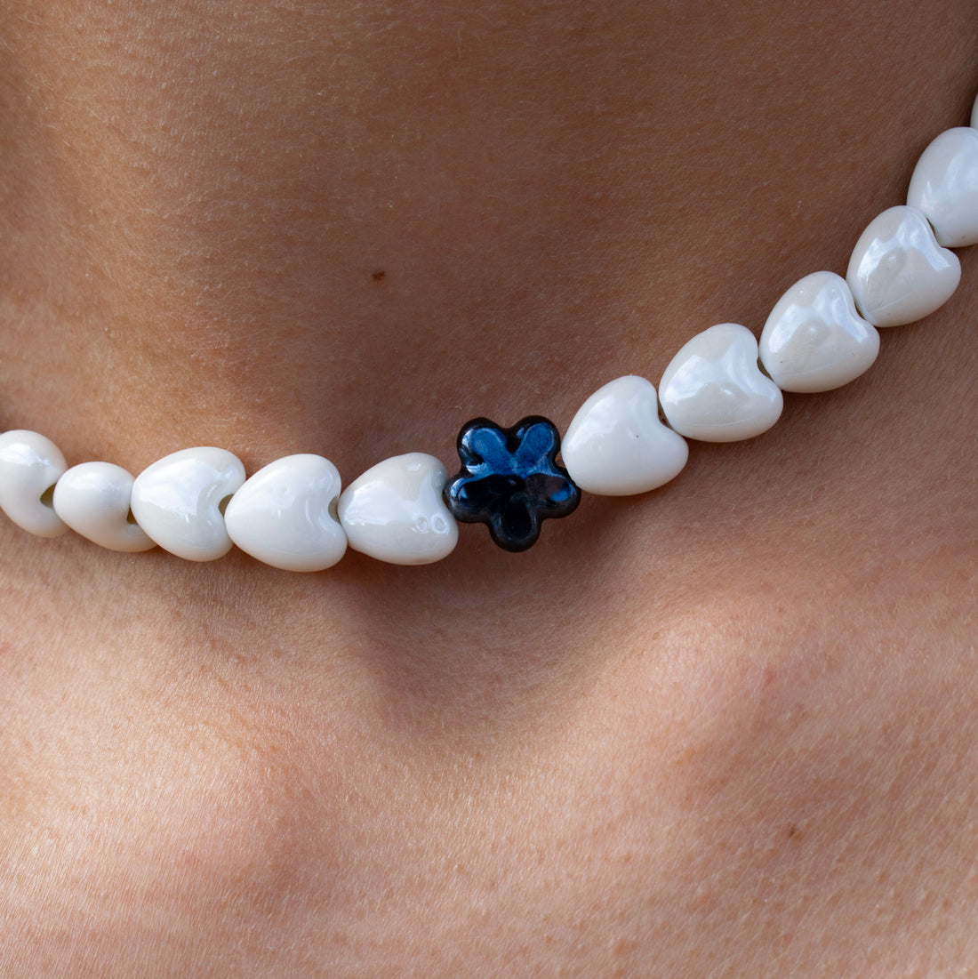 ¡NEW! Collar Corazones Blancos