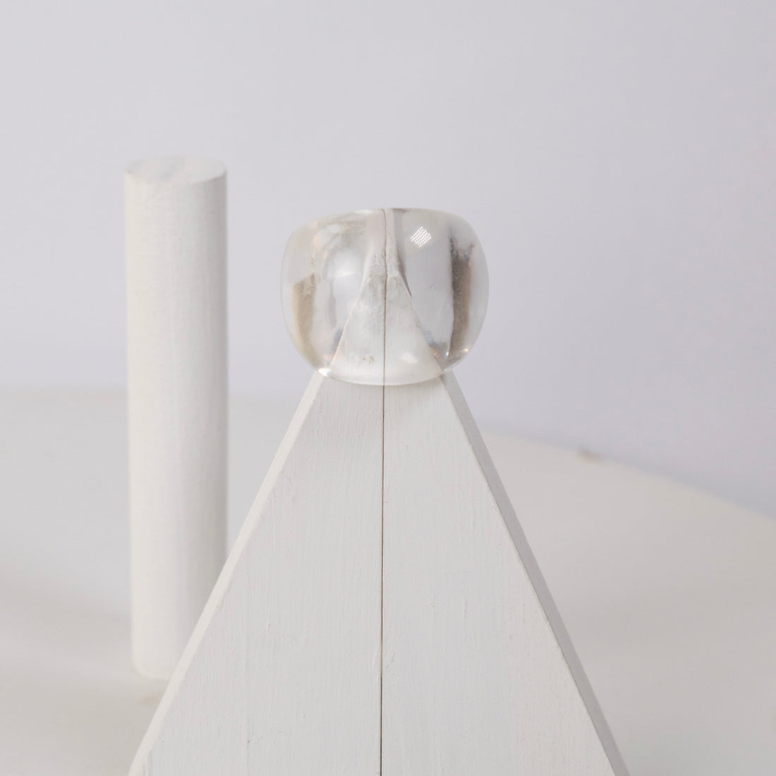 Anillo Acrílico redondo transparente - Talla Única 8