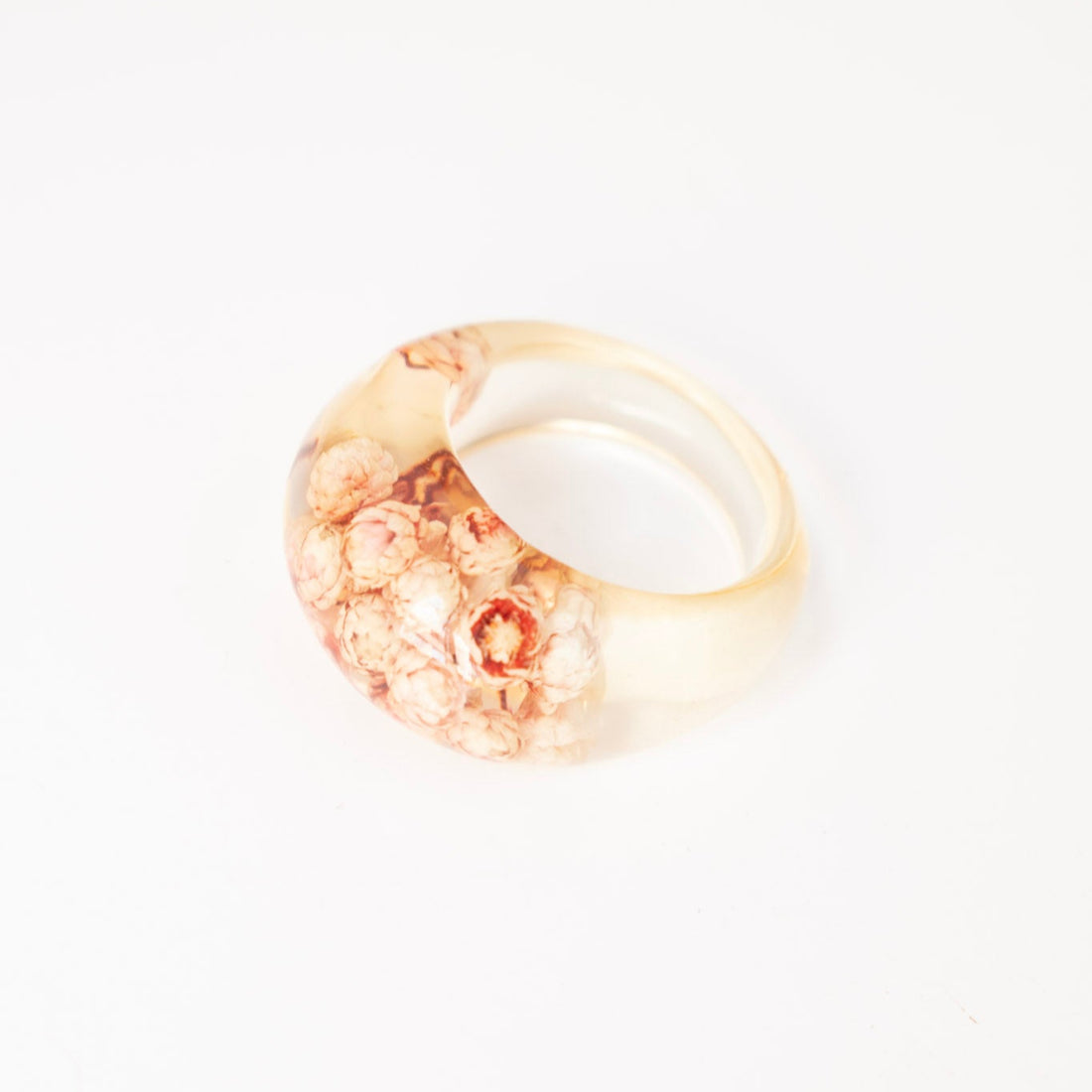 Anillo Acrílico Blanco Flores - Talla única 7.5