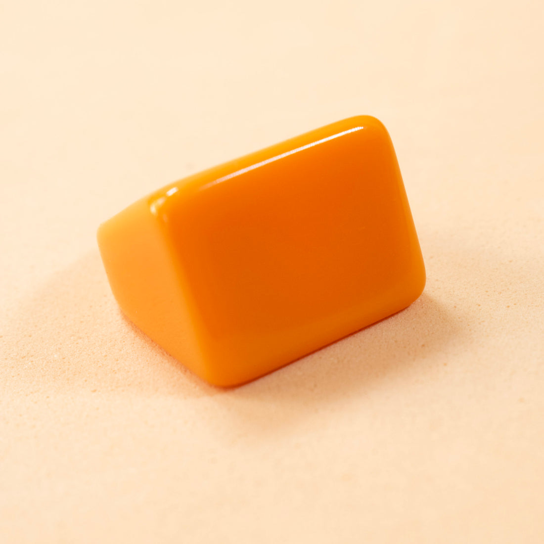Anillo Acrílico Cubo Naranja - Talla única 7