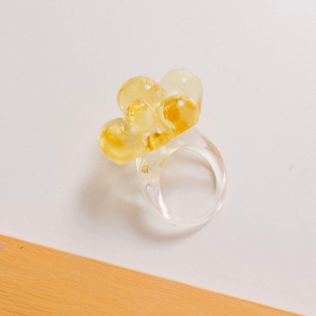 Anillo Acrílico Pétalos Amarillo -Talla única 9
