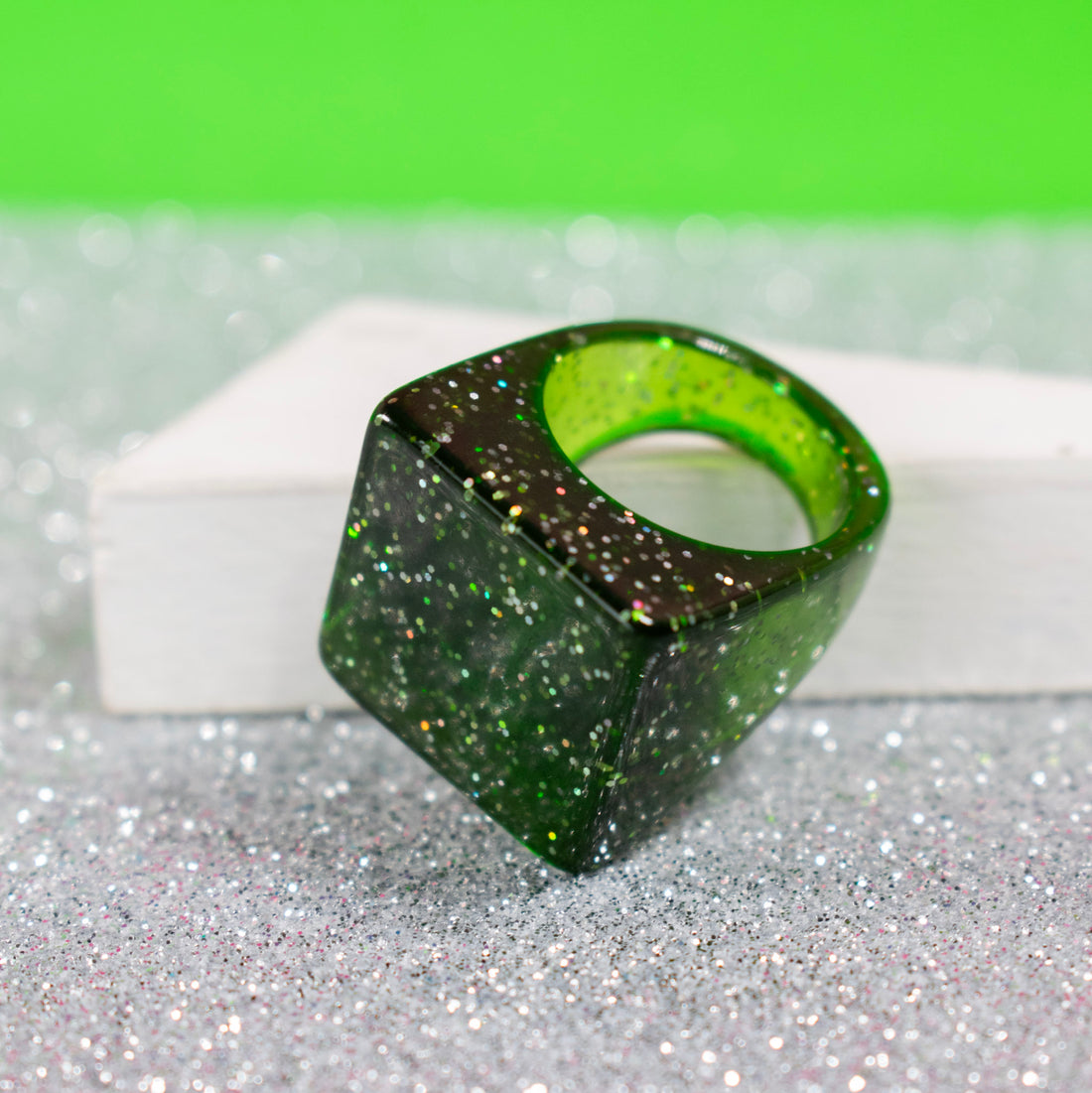 ¡NEW! Anillo Brillo Verde - Talla 7