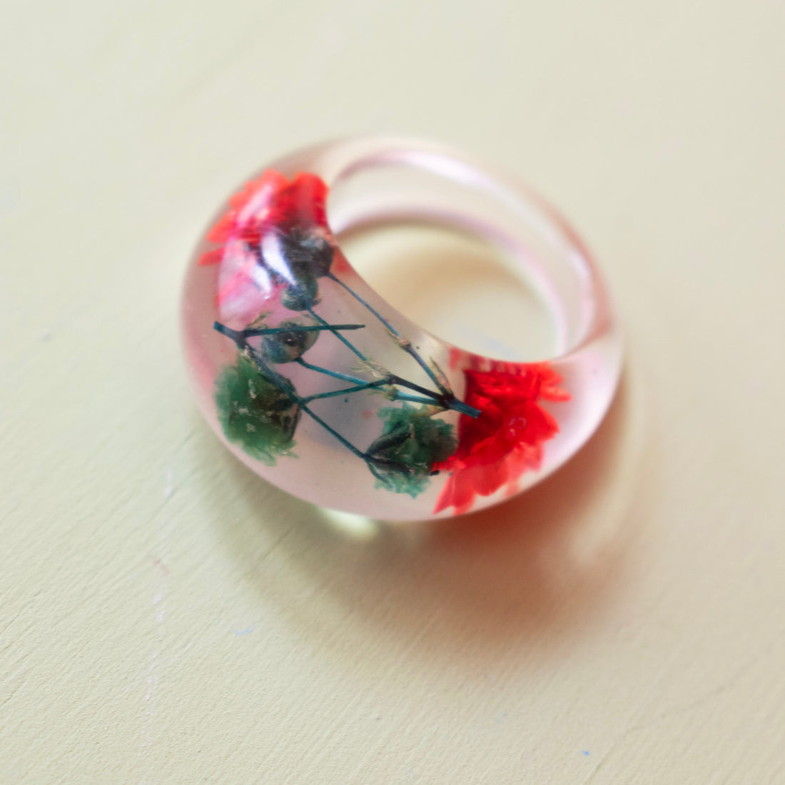 Anillo Acrílico flores primavera Rojo - Talla única 6.5