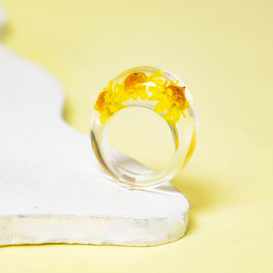 Anillo Acrílico flores primavera Girasol- Talla única 6.5