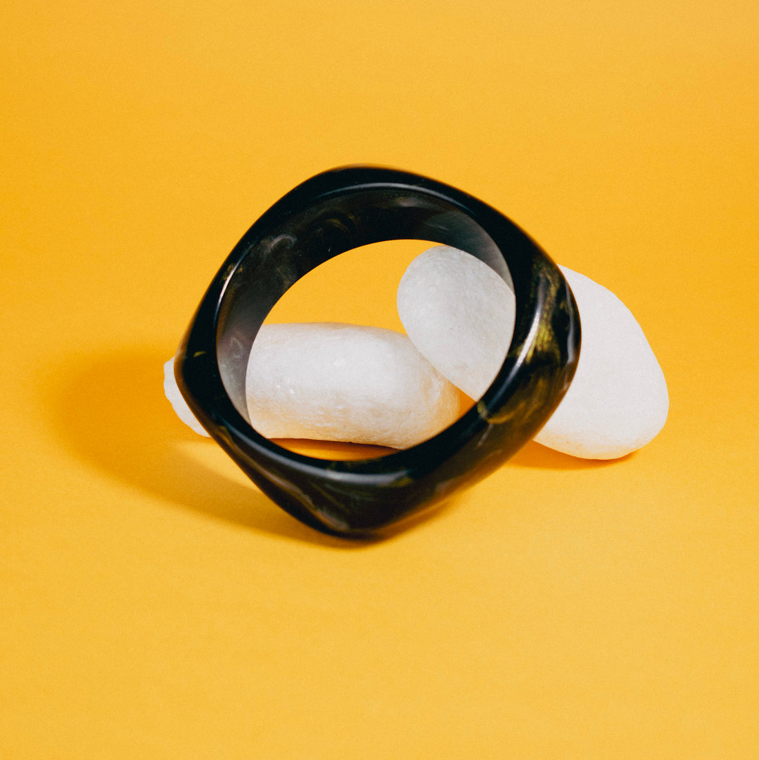 Pulsera Acrílico Boreal Negra