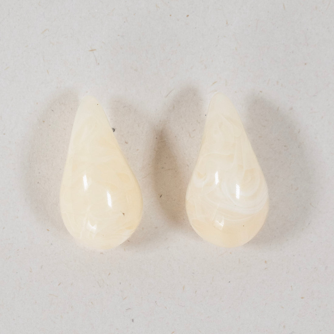 Aretes acrílico Gota Beige