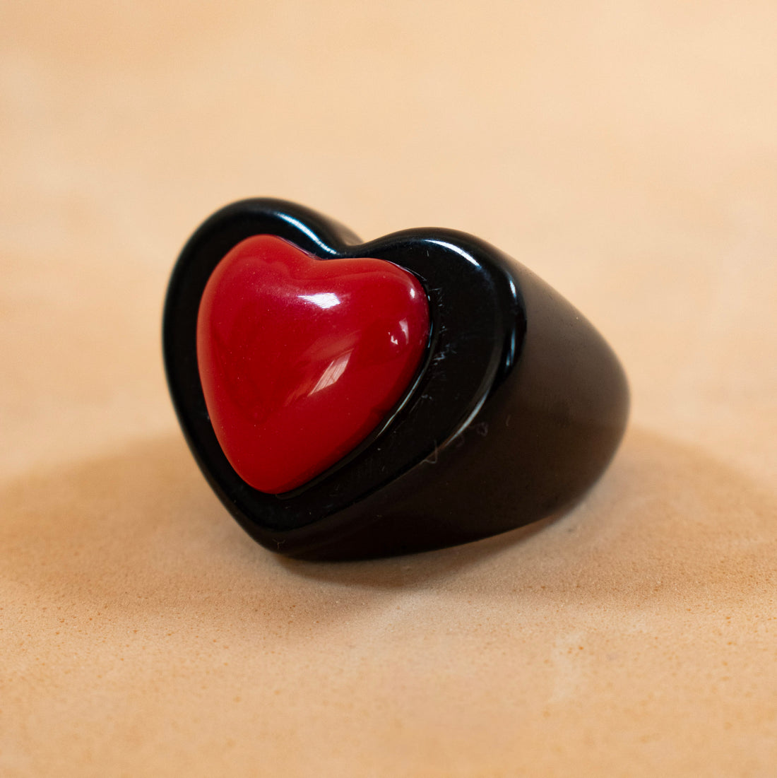 ¡NEW! Anillo Corazón Abstracto Negro - Talla 8