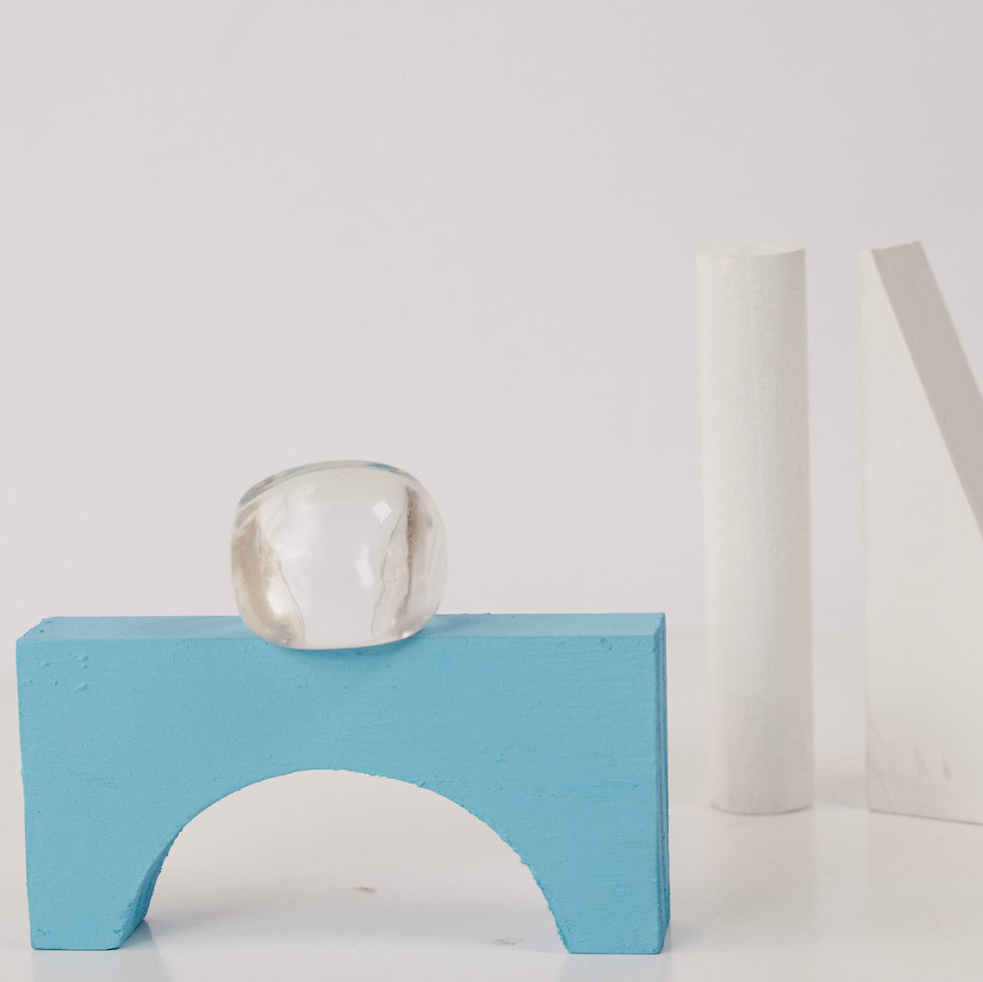 Anillo Acrílico redondo transparente - Talla Única 8
