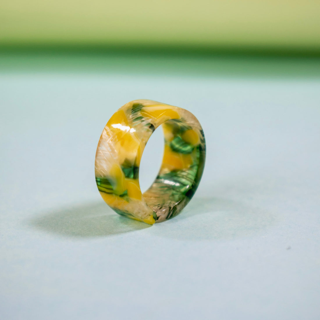 Anillo Acrílico Mango Verde - Talla única 8