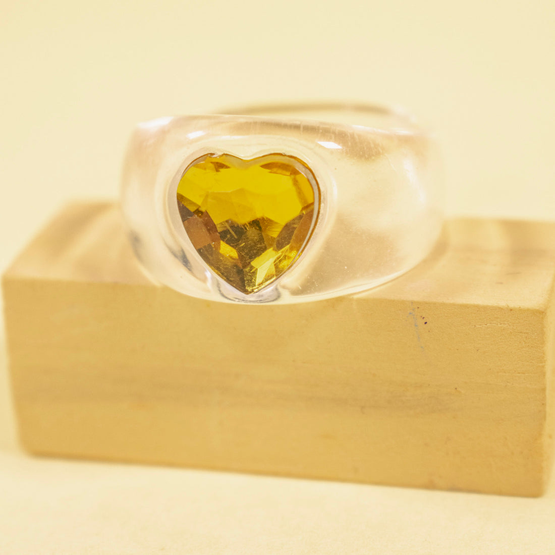 ¡NEW! Anillo Mini corazón Amarillo - Talla única 7.5