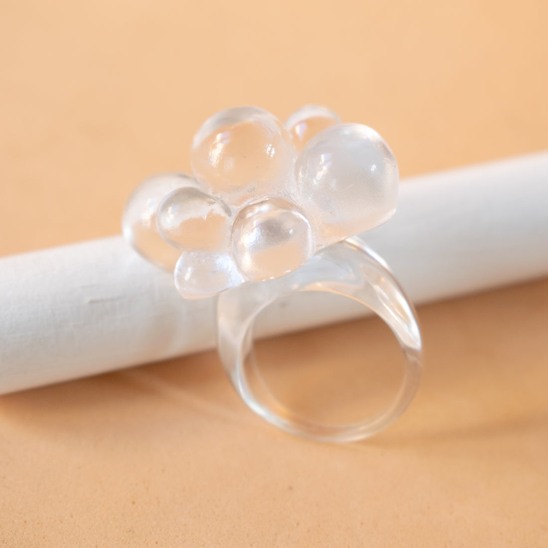 Anillo Acrílico pétalos transparente - Talla único 9