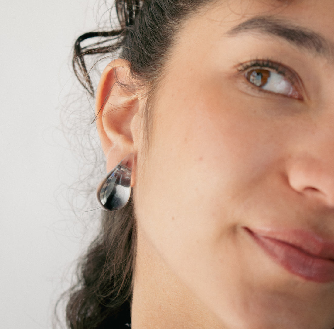 Aretes Acrílico Gota Cielo Gris
