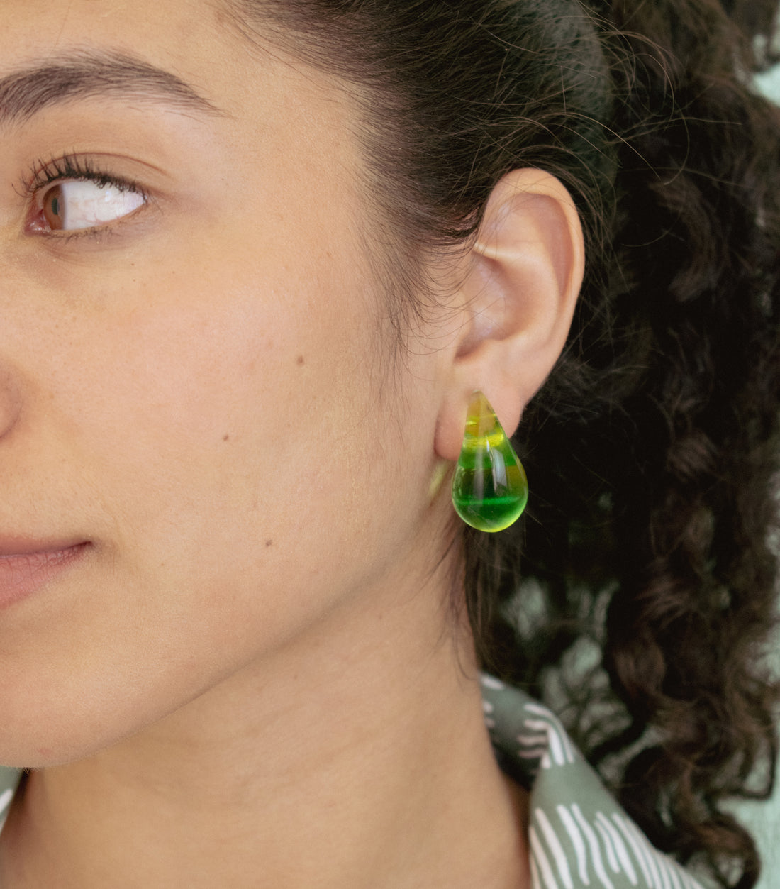 Aretes Acrílico Gota cielo Verde