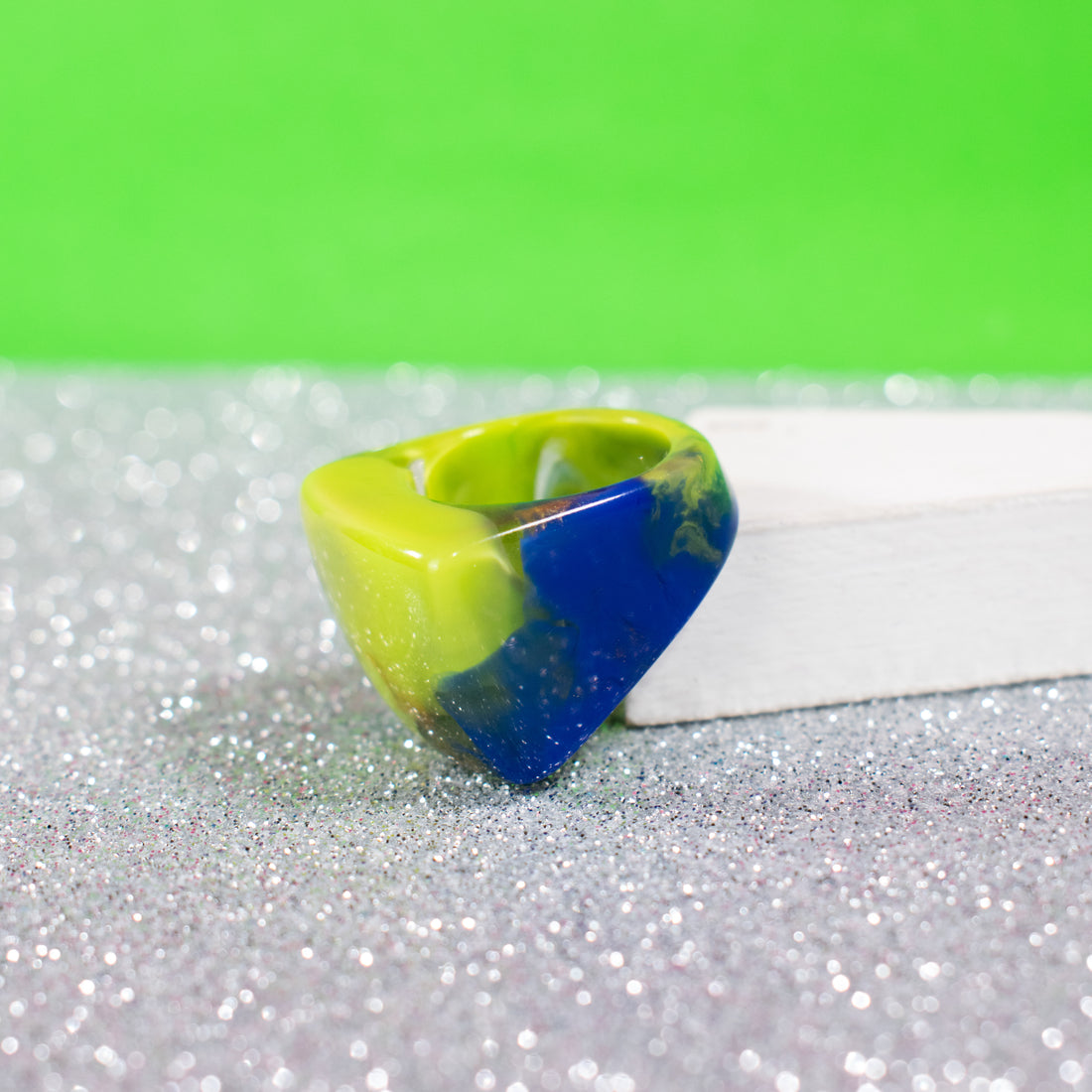 ¡NEW! Anillo Nebula Verde- Talla 8.5
