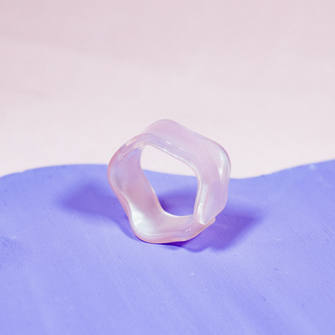 ¡NEW! Anillo acrílico Onda Rosa - Talla 7