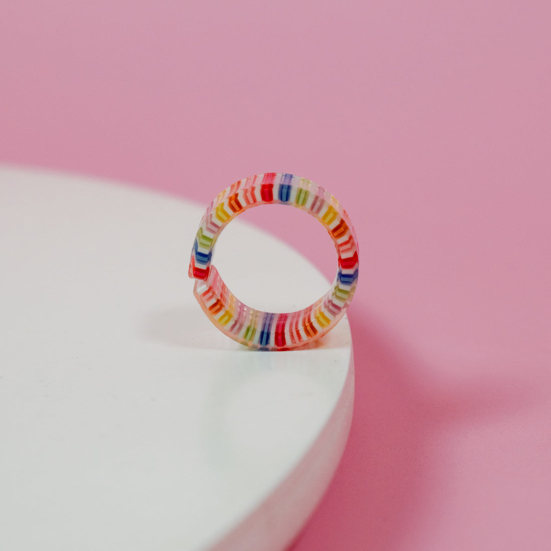 Anillo Acrílico Arcoíris -Talla única 7