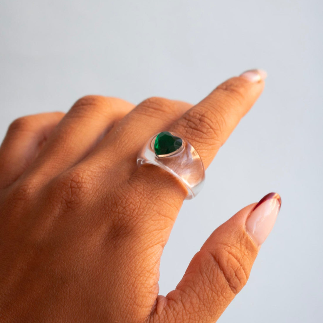 ¡NEW! Anillo Mini corazón verde- Talla única 7.5