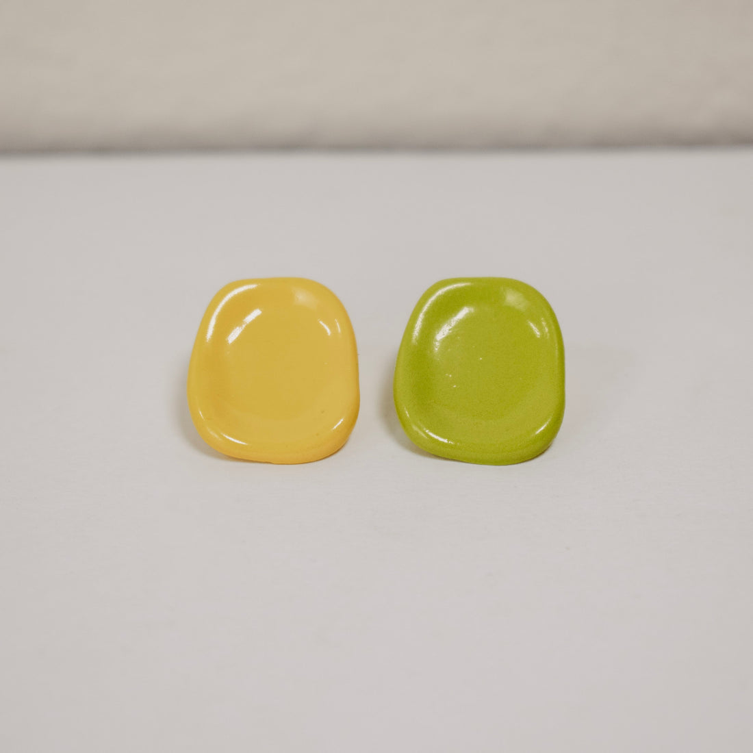 Aretes Acrílico Manchas Amarillo