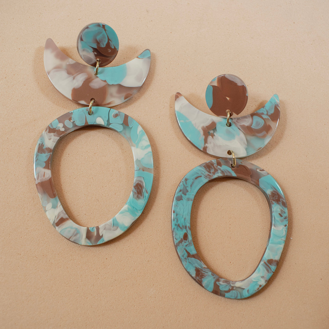 Aretes Acrílico Luna Azul