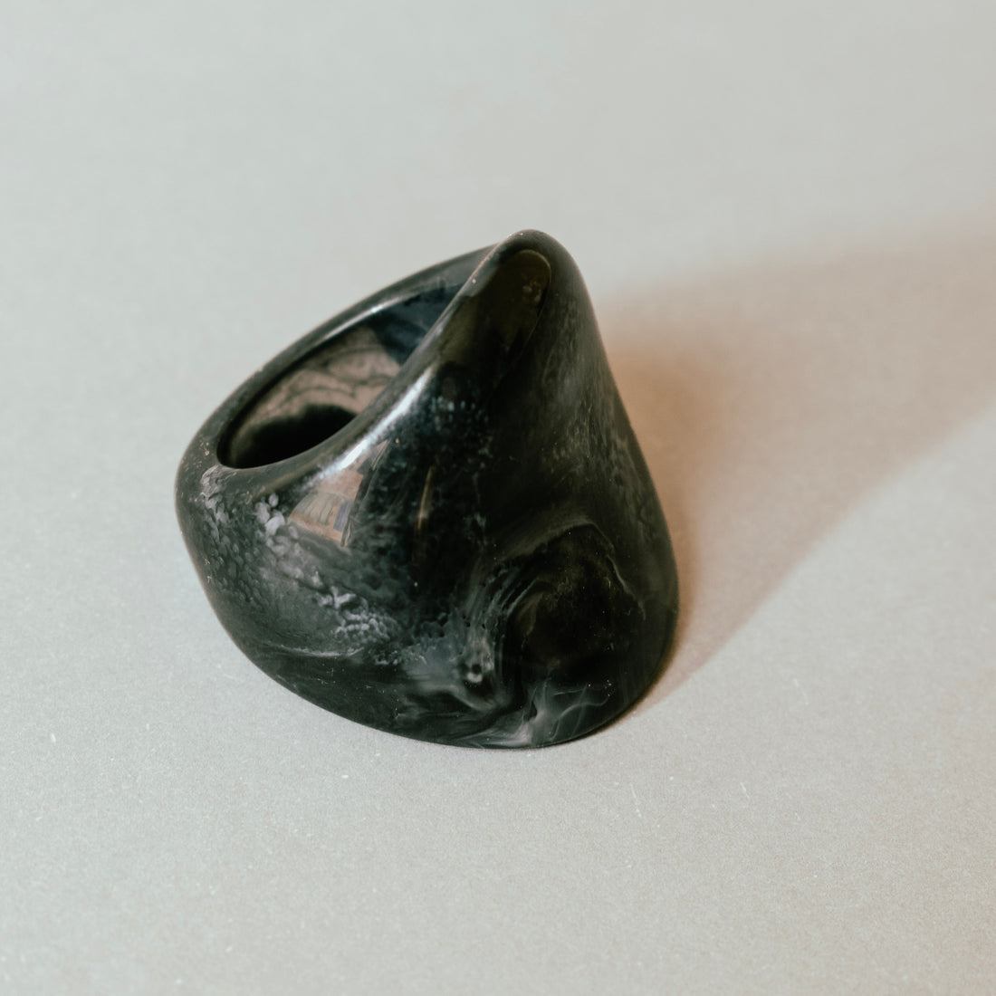 Anillo acrílico Loto Negro