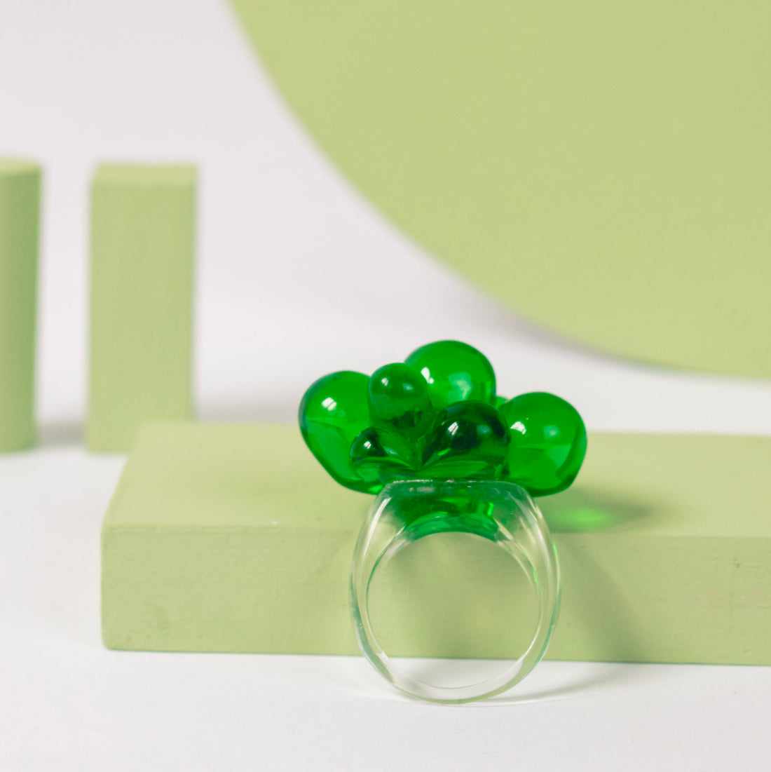 Anillo Acrílico Pétalos verde