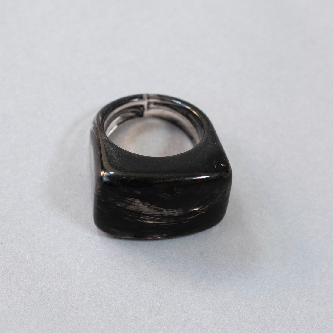 Anillo Acrílico Negro cuadrado