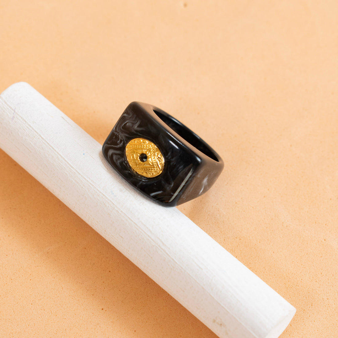 ¡NEW! Anillo Alma Negro Dorado - Talla 8