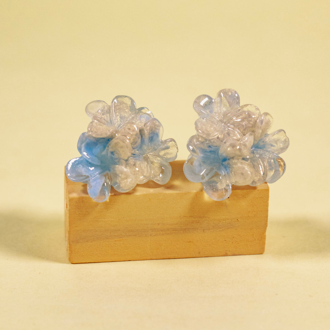 ¡NEW! Aretes Petal Azul