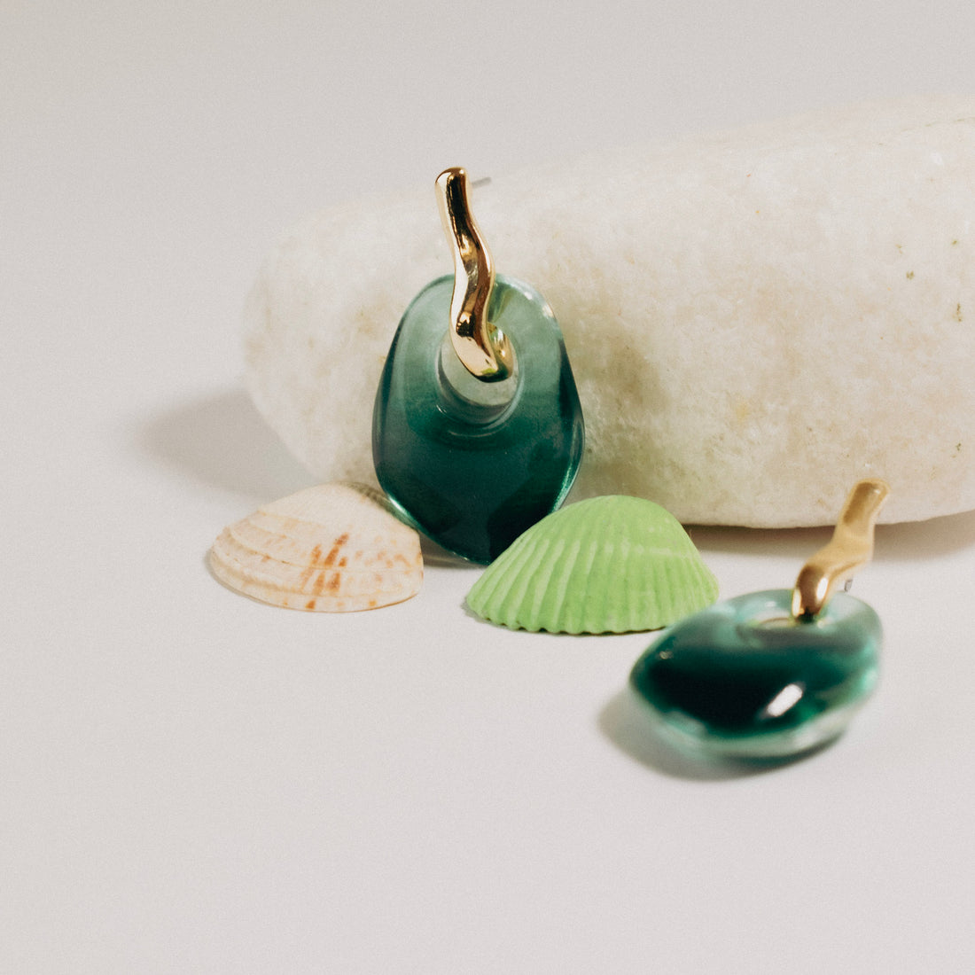 Aretes Aurora Marina verde pino pequeño