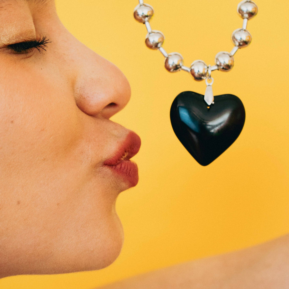 Collar Corazón Negro
